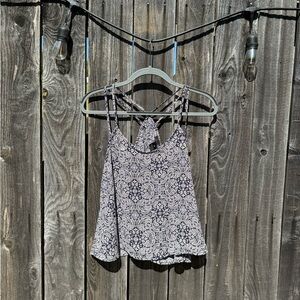 CLEARANCE 3/$15 Oboe Blue and White strappy swing Racerback cami paisley print M